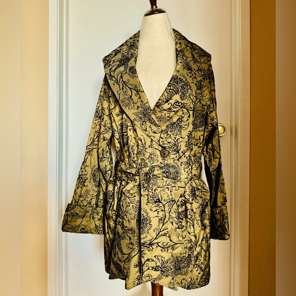 Floral Patterned Belted Jacket